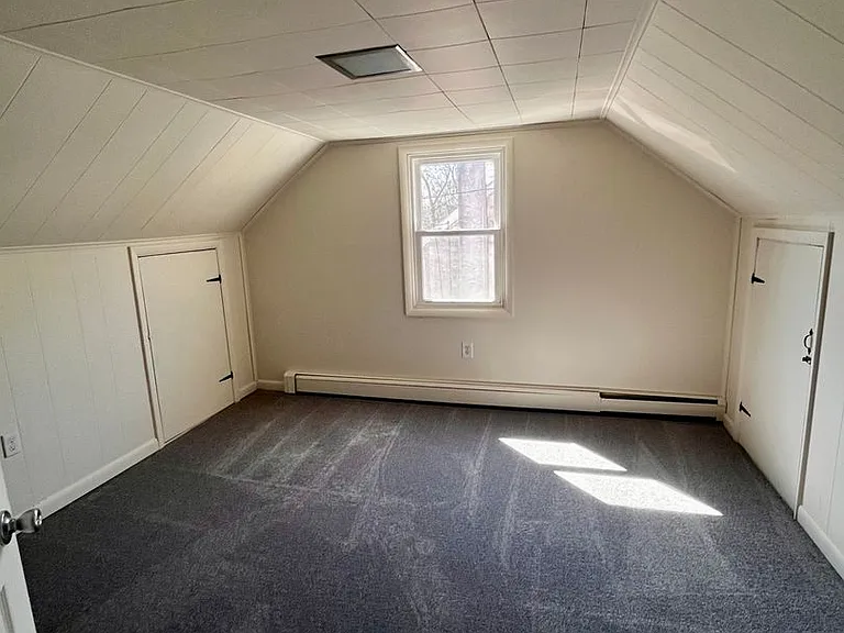 429 Belmont St — Photo 9