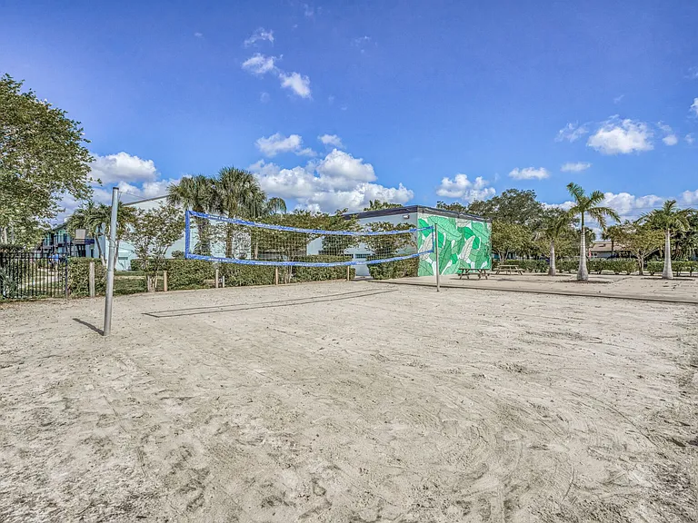 Tamarind Bay Apartments — Photo 10