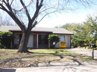 7145 Kings Dr, Baytown, TX 77521