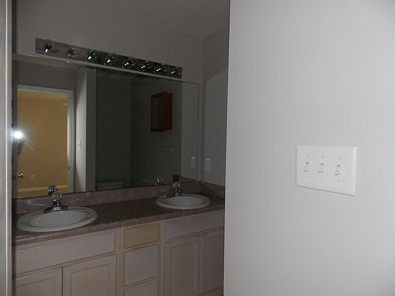 4th image of 6916 La Christa Way