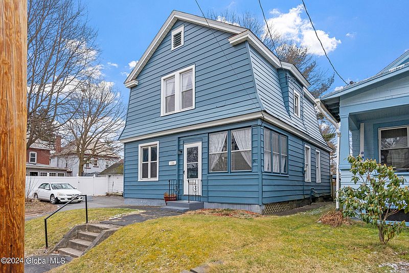 2nd image of 126 N Holmes Street