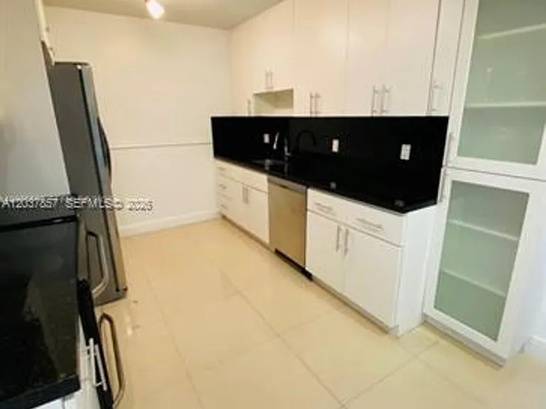 155 Ocean Lane Dr #504 — Photo 6