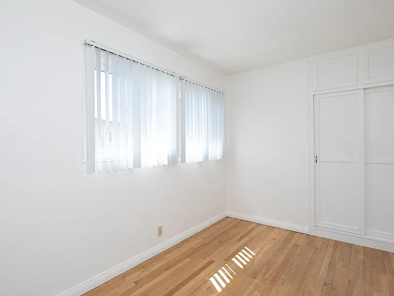 Herschel Apartments — Photo 7