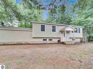 1529 Ridge View Ct, Traverse City, MI 49686