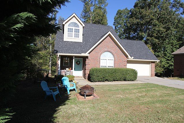 1st image of 108 Thornhill Ct
