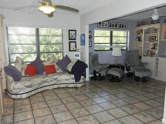 3rd image of 3705 Poinciana St