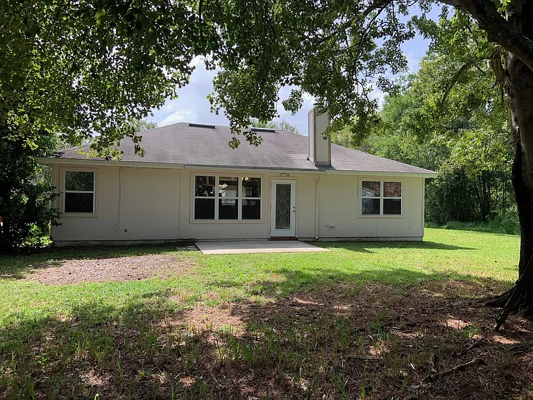 2704 Ian Ct — Photo 22