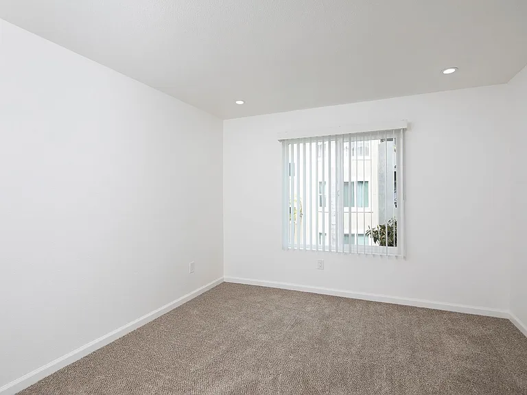 Mission Pacific Apartments — Photo 69