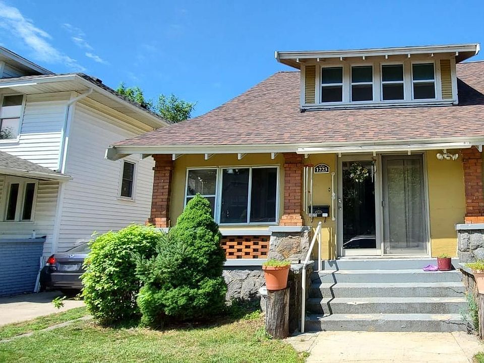 1st image of 1223 Prospect Ave SE