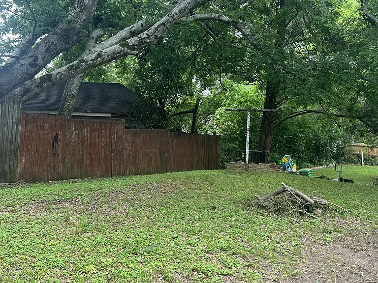 902 W 5th St — Photo 11