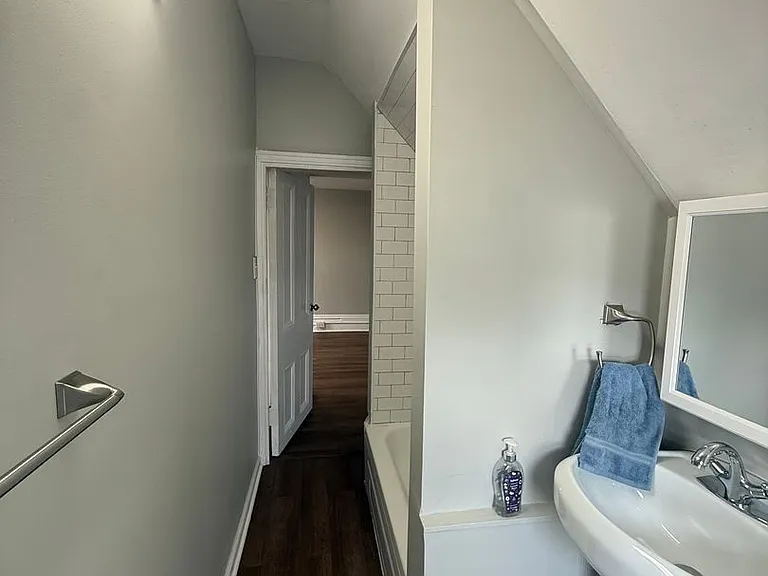 934 Western Avenue — Photo 12