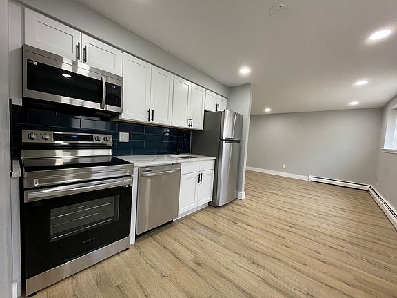 2nd image of 730 Main St APT C4