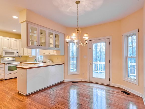 4th image of 91 Highpoint Blvd