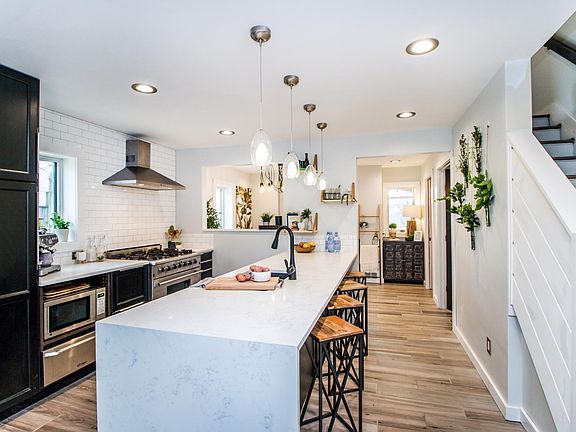 open floor plan great for entertaining