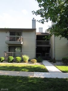 32 Sam Bonnell Dr #302, Clinton, NJ, 08809