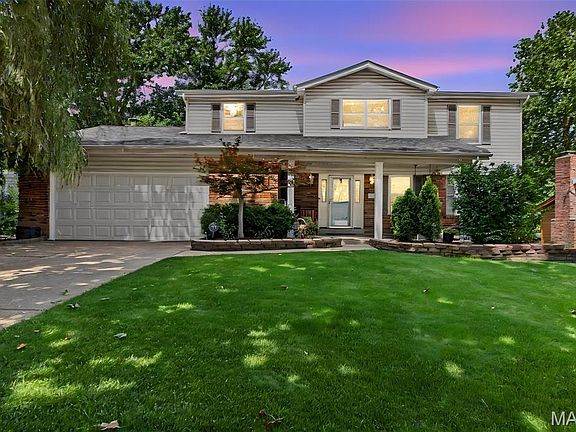 3rd image of 334 Clayton Oaks Dr