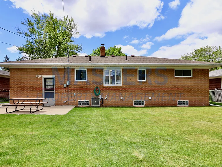 1028 Rosedale St — Photo 32