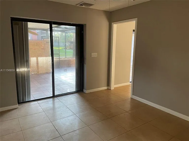 4648 Suburban Pines Dr #4648 — Photo 4