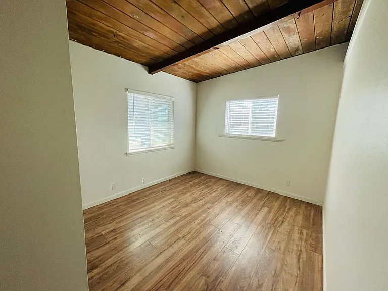2081 Petri Ln — Photo 6