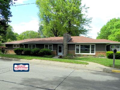 2100 Grandview Dr, Manhattan, KS, 66502