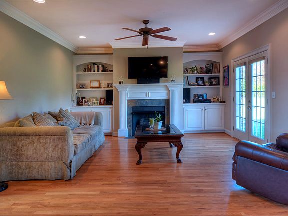 5th image of 120 Winfield Pl
