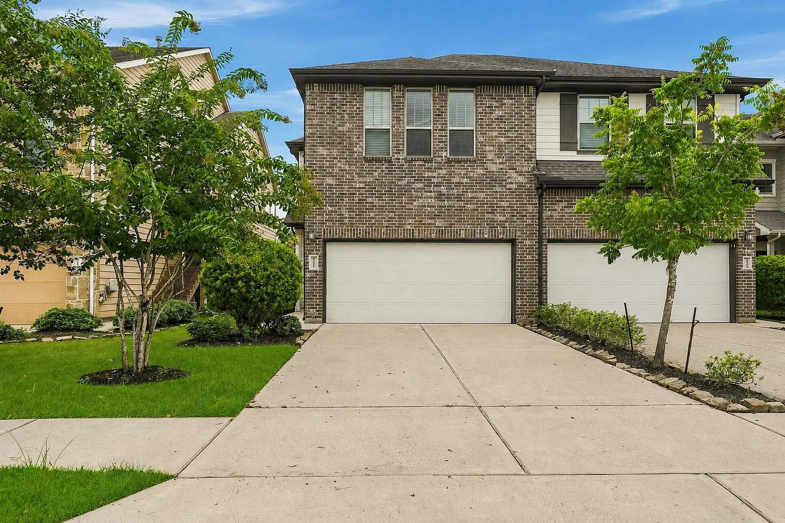 3 bed, 2.5 bath, 1728 sqft, $2,200 — Photo 1