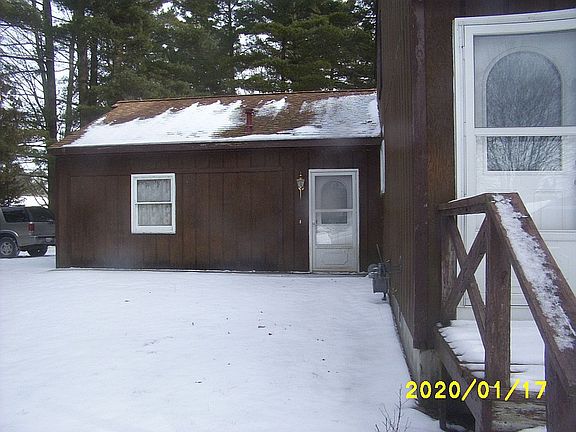 2nd image of 420 N River St