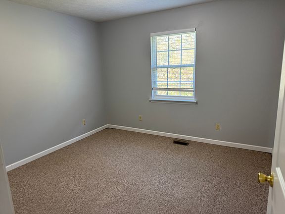 4th image of 11 Chestnut Ridge Rd
