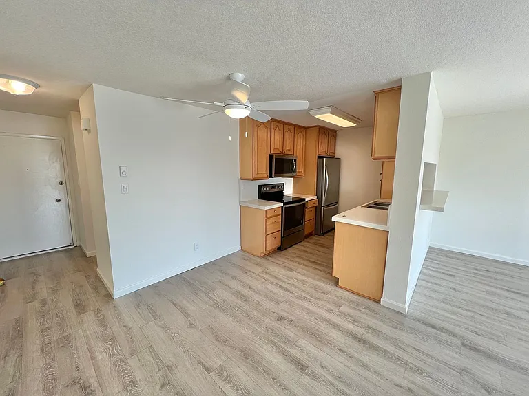 3609 E 2nd St #403 — Photo 4
