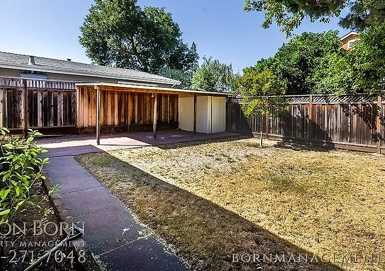 1351 Chestnut St — Photo 31