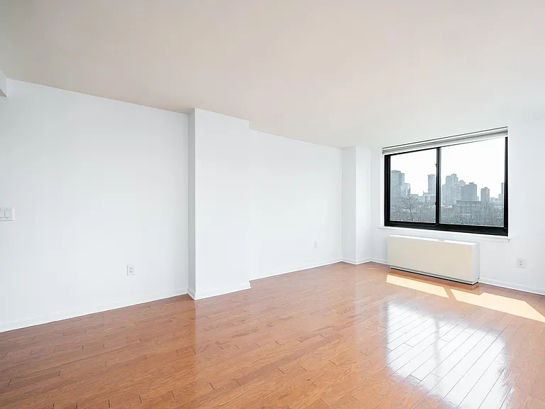 700 Grove St #8G — Photo 4