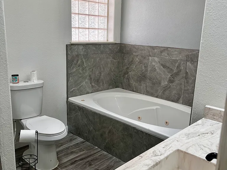 1860 Ash Dr SW — Photo 19