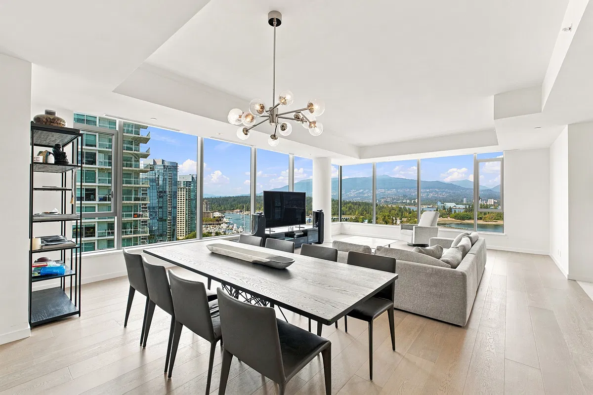 2 bed, 2.5 bath, 2513 sqft, $13,000 — Photo 2