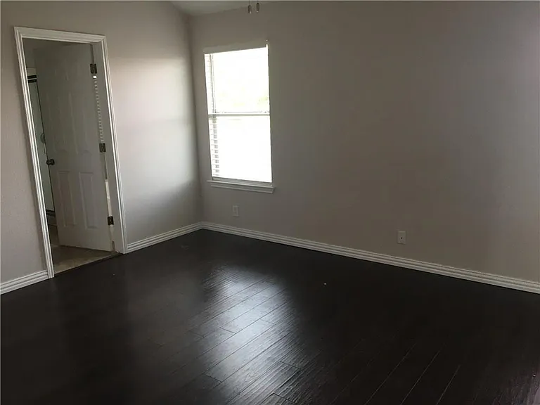 312 Estate Dr — Photo 18