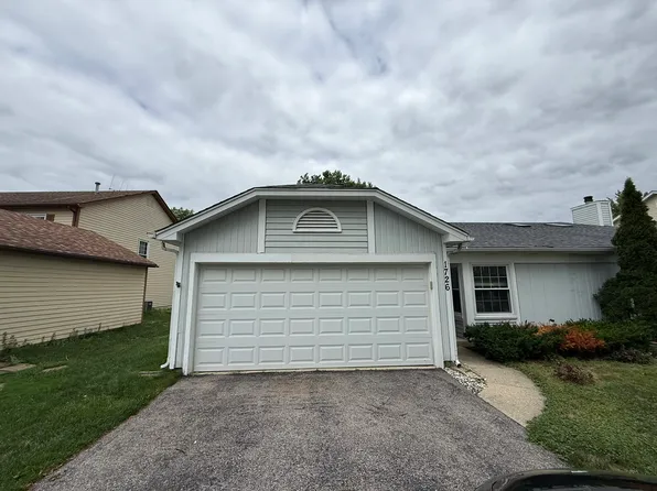1726 Ranchview Dr, Naperville, IL 60565