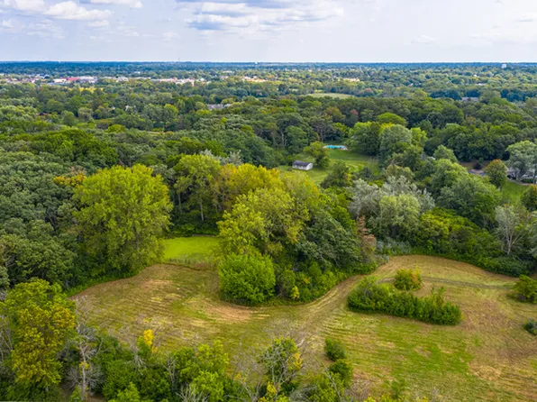 230 Oakdene Dr, Barrington Hills, IL 60010