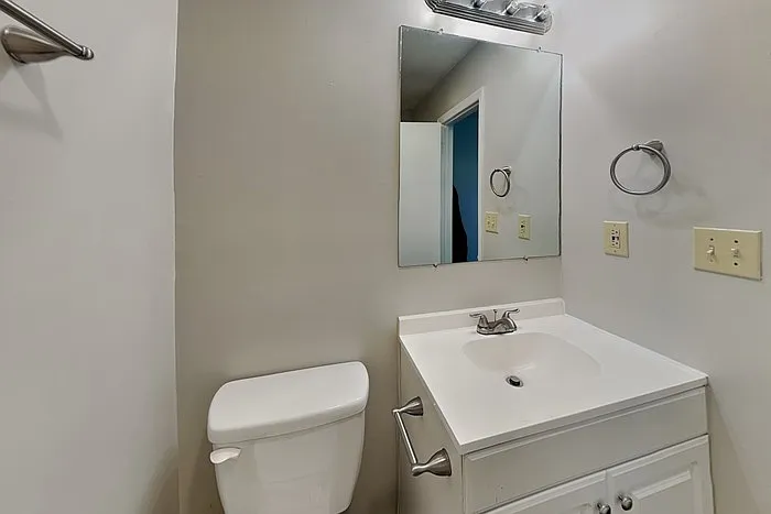 2215 Medlin Ct — Photo 11