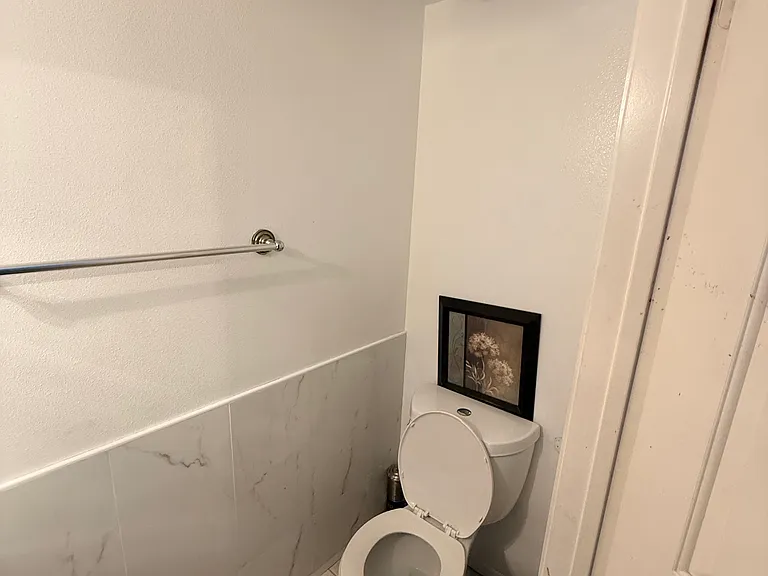 23903 Wilmington Ave — Photo 13
