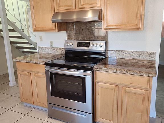 2nd image of 701 Buena Vista St
