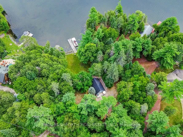1459 Peneshula Rd, Lanark Highlands, ON K0A 3L0