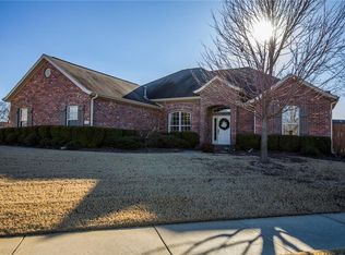 2101 SW Mesquite Ave, Bentonville, AR 72713