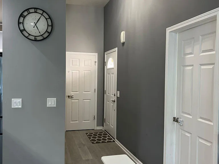 2326 Fieldstone Dr — Photo 2
