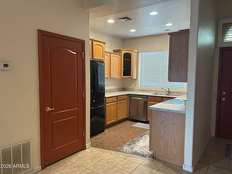 105 N Warren St — Photo 8