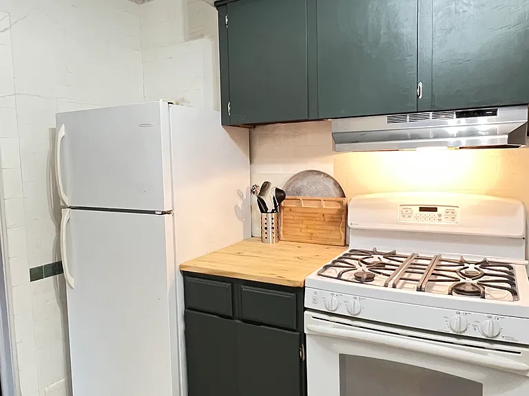 2700 Calvert St #2 — Photo 10
