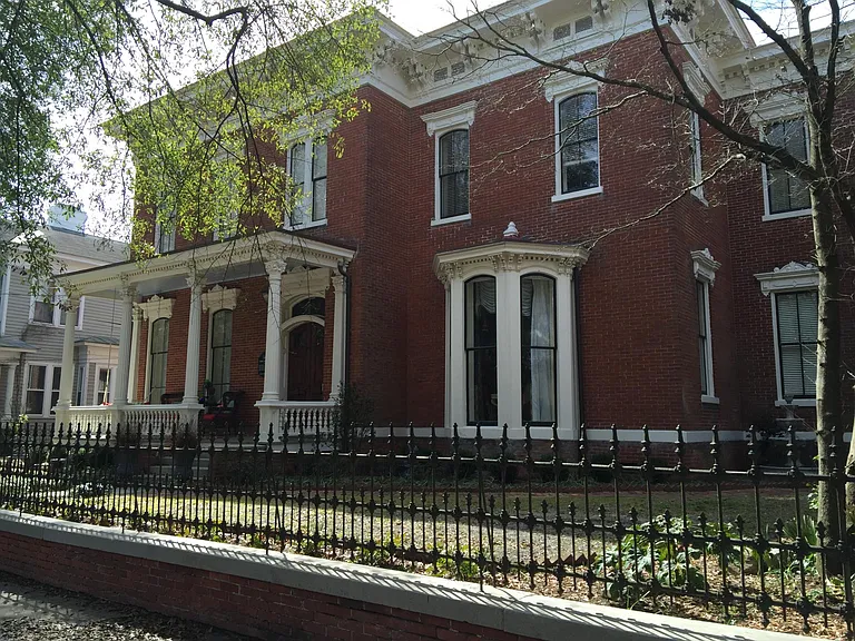 208 S 3rd St #E — Photo 2