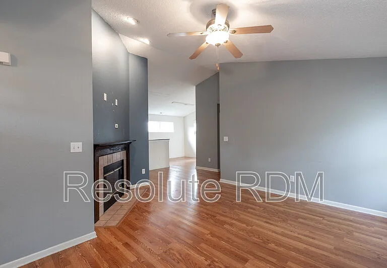 11968 Locus Ln — Photo 7