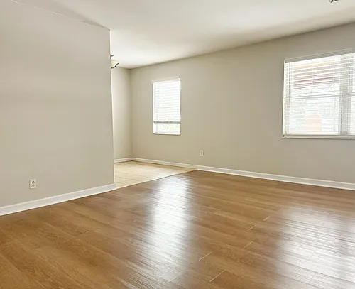 700 Village Ln #4 Photo 1