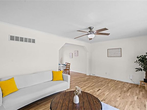 5th image of 3728 Birchwood Dr