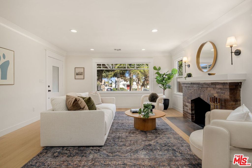 5151 West Blvd, Los Angeles, CA - More