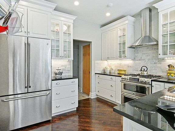5th image of 6265 Edgebrook Ln E